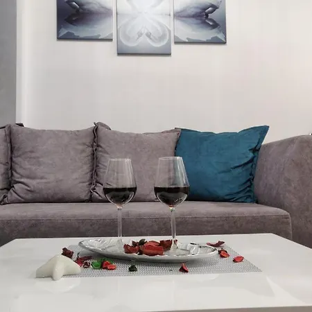 Apartment Gallery Square - Pupin Palace *